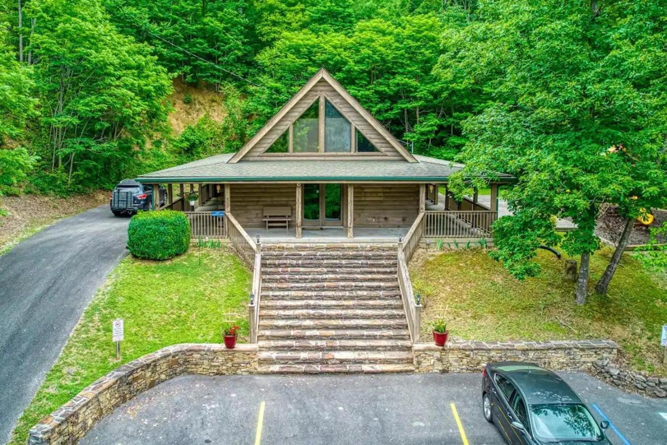 Mountain Wpool, Game Room, Hot Tub Sevierville