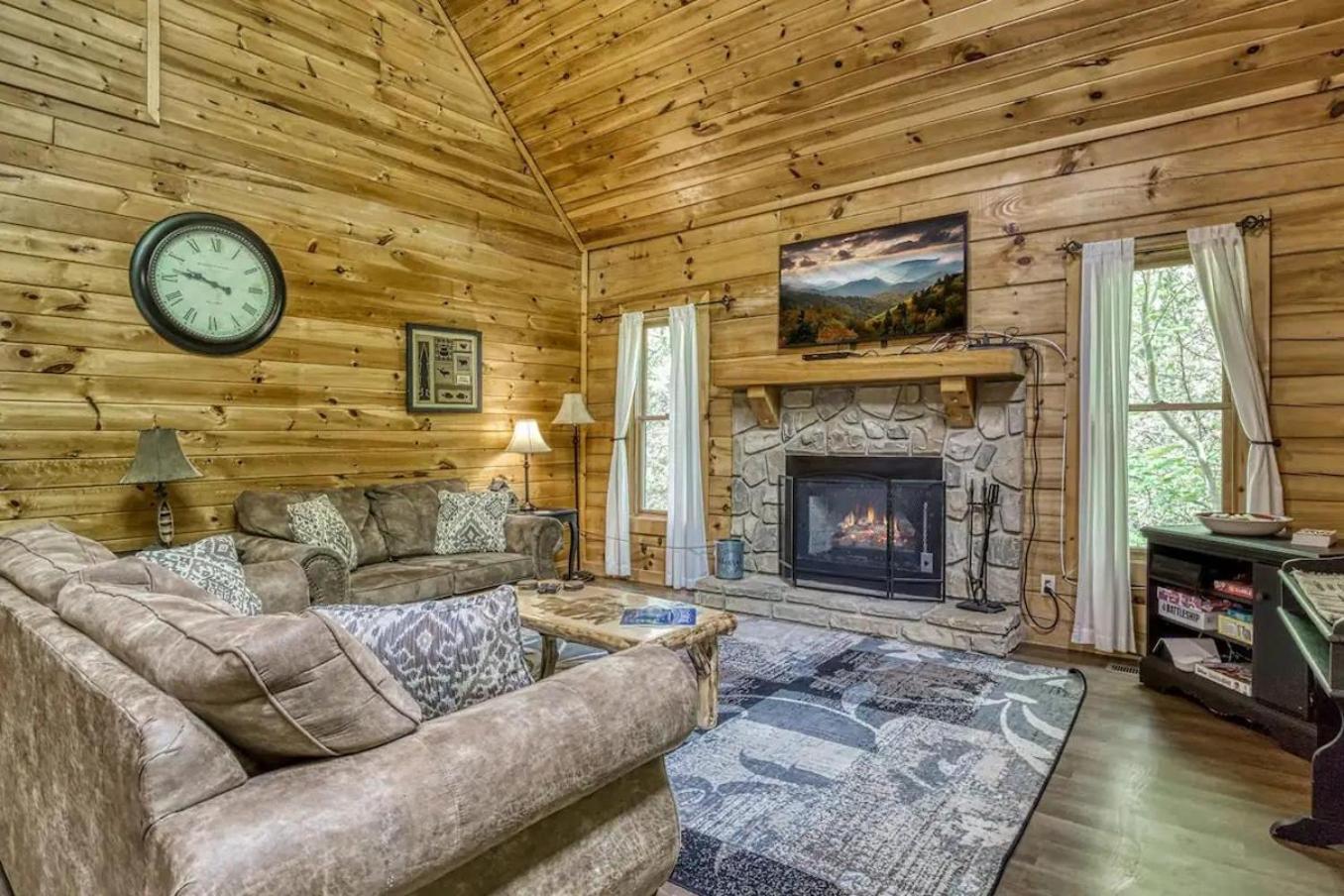 Mountain Wpool, Game Room, Hot Tub Sevierville